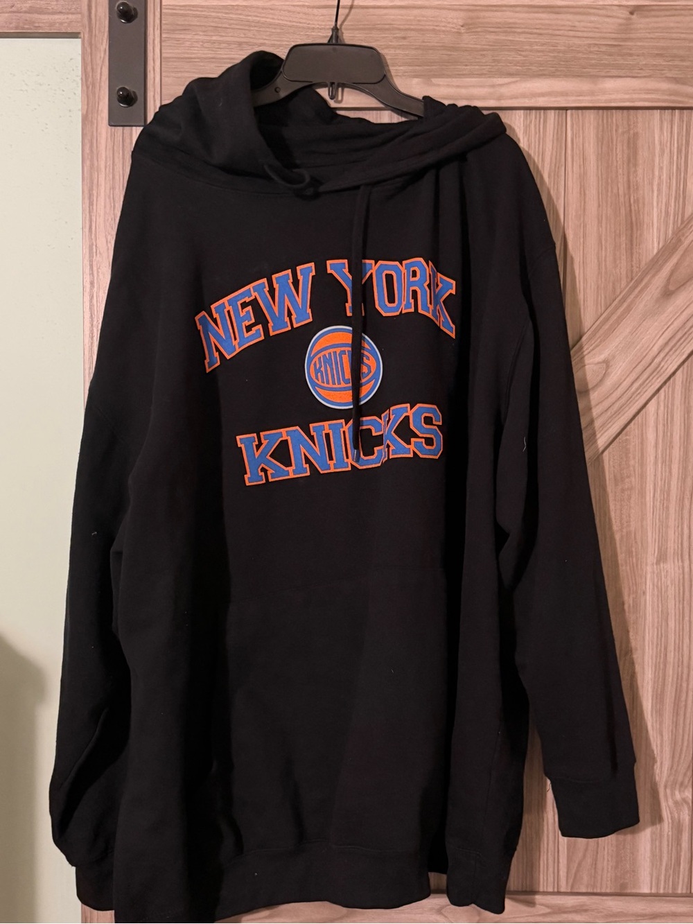 Fanatics Black New York Knicks Crewneck Sweatshirt with Orange & Blue Logo